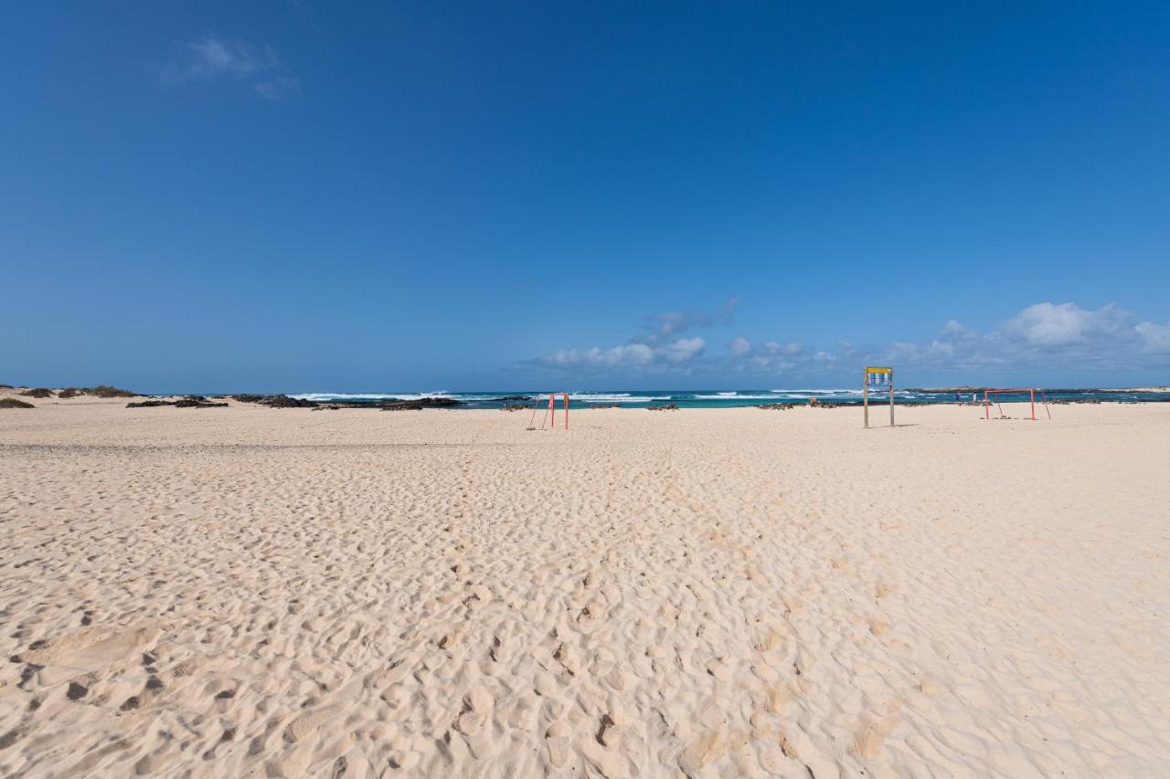 Homeforguest Modern And New Beachfront Apartment La Oliva Εξωτερικό φωτογραφία