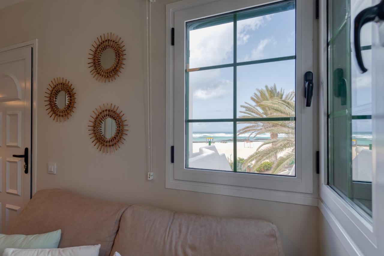 Homeforguest Modern And New Beachfront Apartment La Oliva Εξωτερικό φωτογραφία