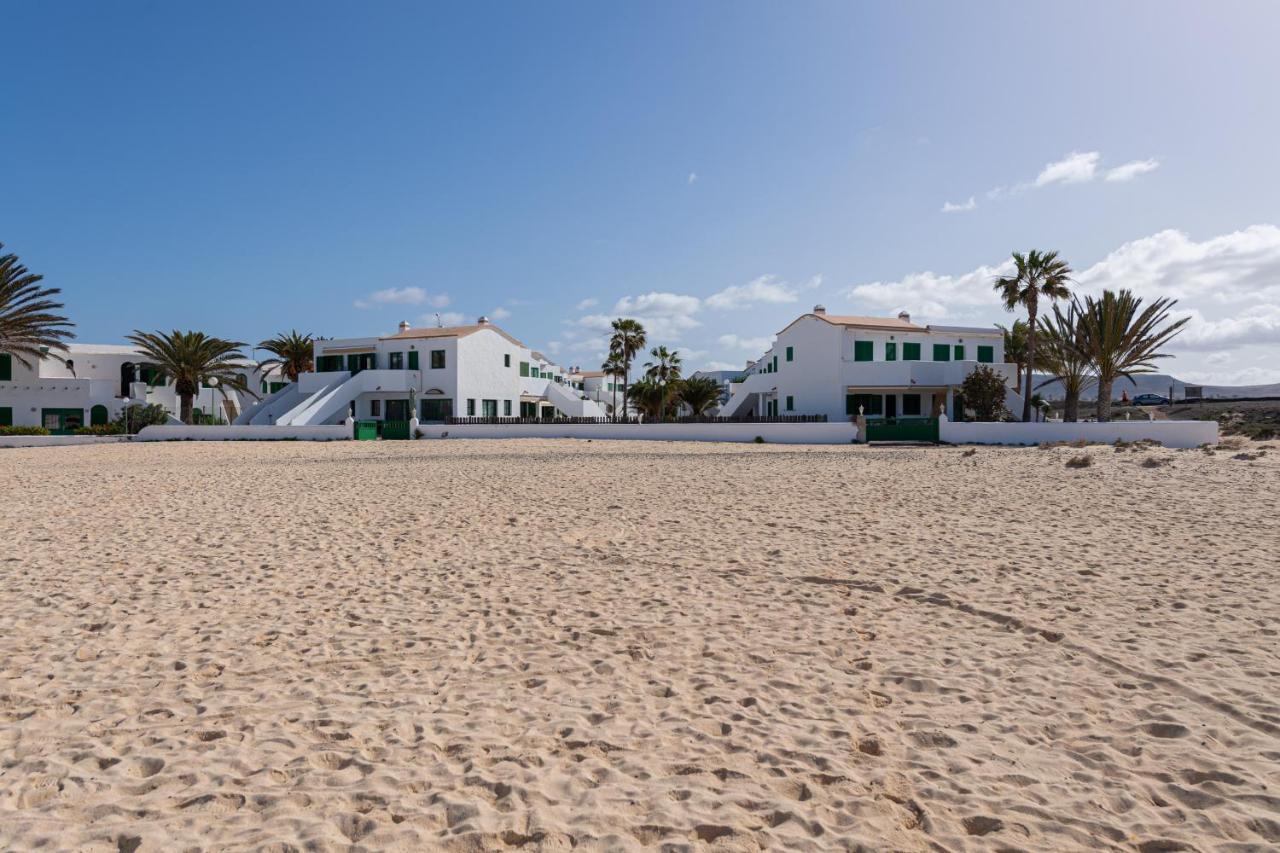 Homeforguest Modern And New Beachfront Apartment La Oliva Εξωτερικό φωτογραφία