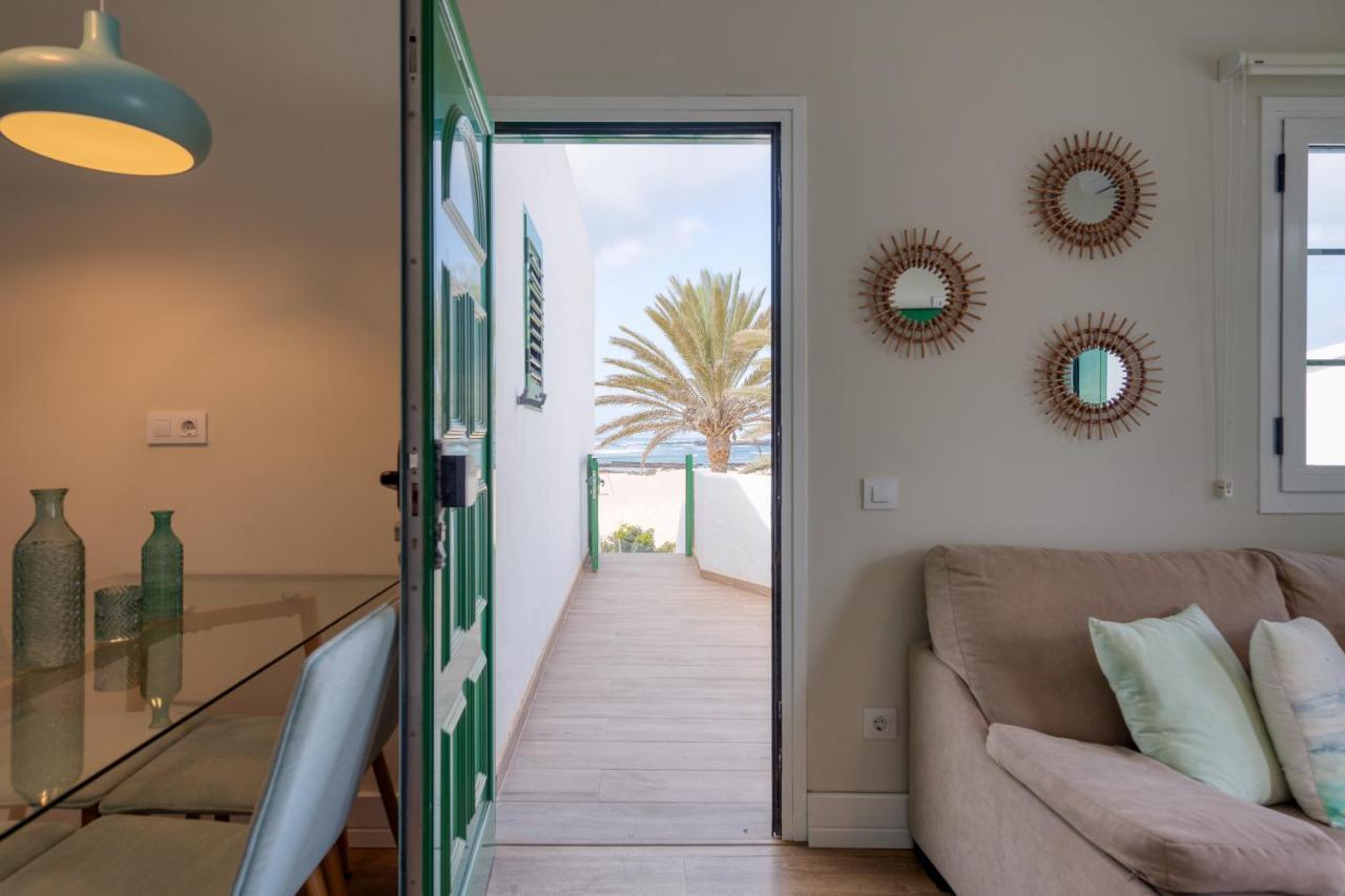 Homeforguest Modern And New Beachfront Apartment La Oliva Εξωτερικό φωτογραφία